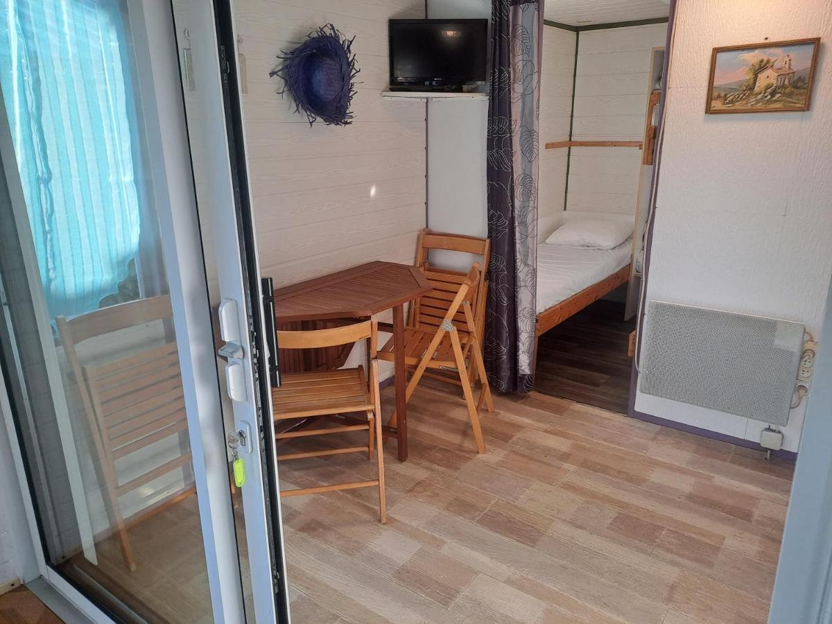Chalet Privé: Camping 4 Étoiles pour 5 Personnes Hotel Foix Exterior photo
