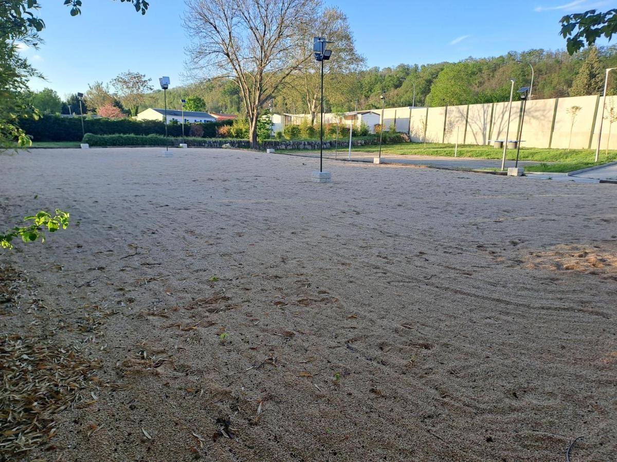 Chalet Privé: Camping 4 Étoiles pour 5 Personnes Hotel Foix Exterior photo