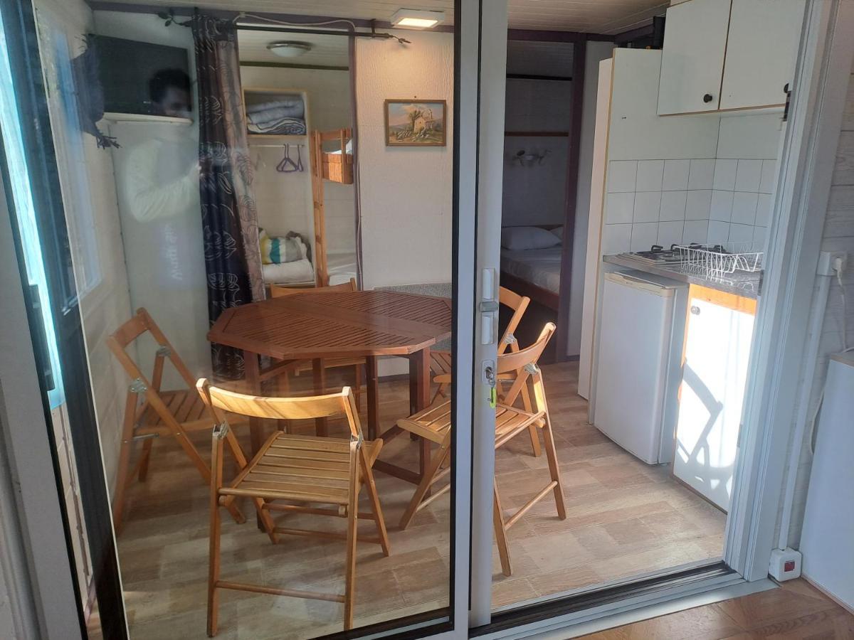Chalet Privé: Camping 4 Étoiles pour 5 Personnes Hotel Foix Exterior photo