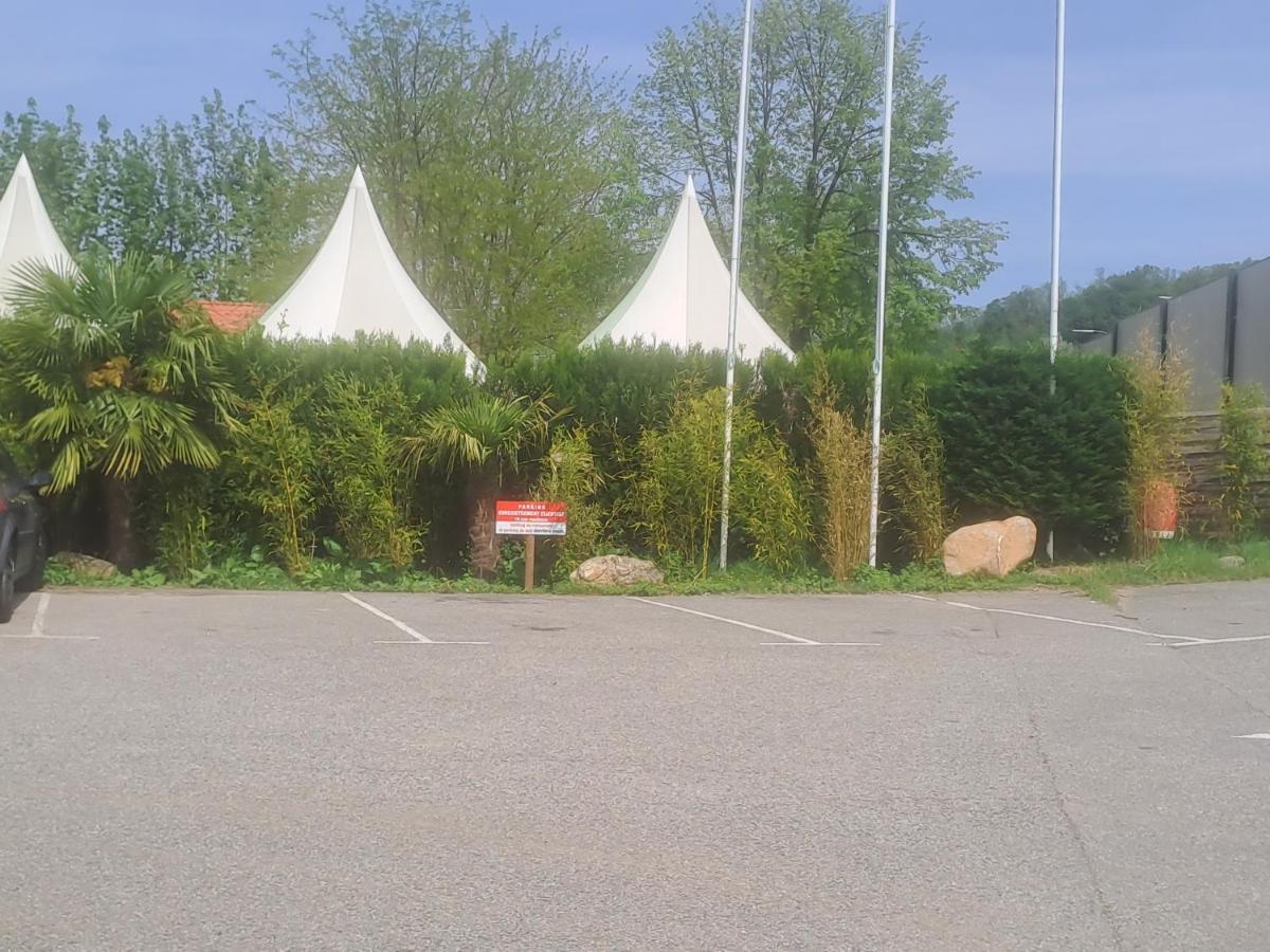 Chalet Privé: Camping 4 Étoiles pour 5 Personnes Hotel Foix Exterior photo